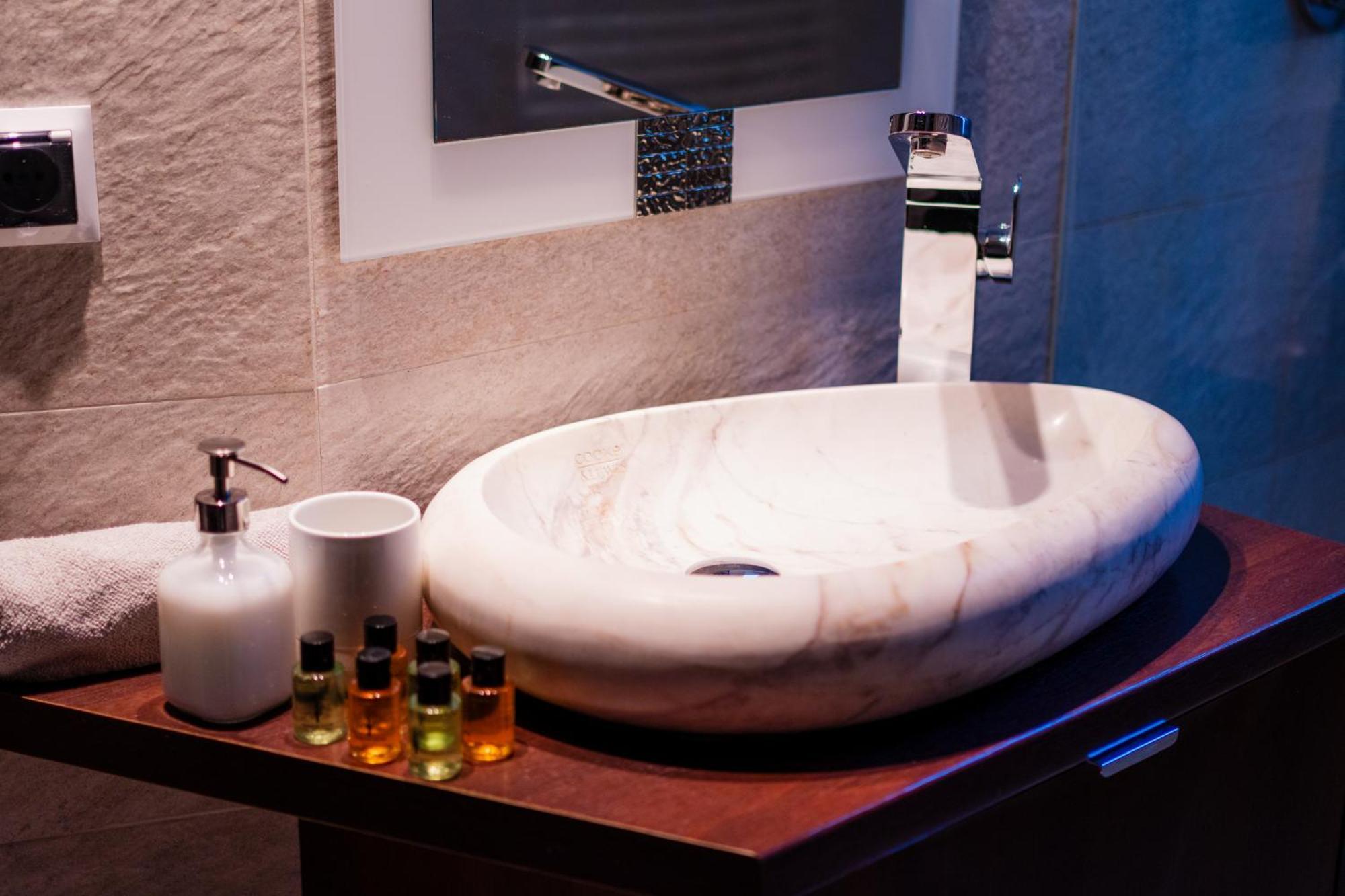 Luna Prestige Suite Krakow Bagian luar foto